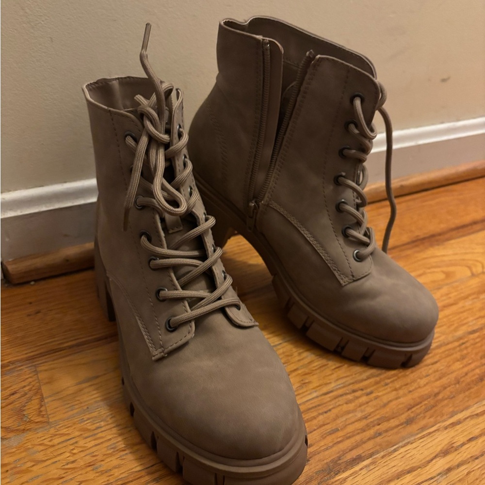 Stylish Tan Lace-Up Ankle Boots